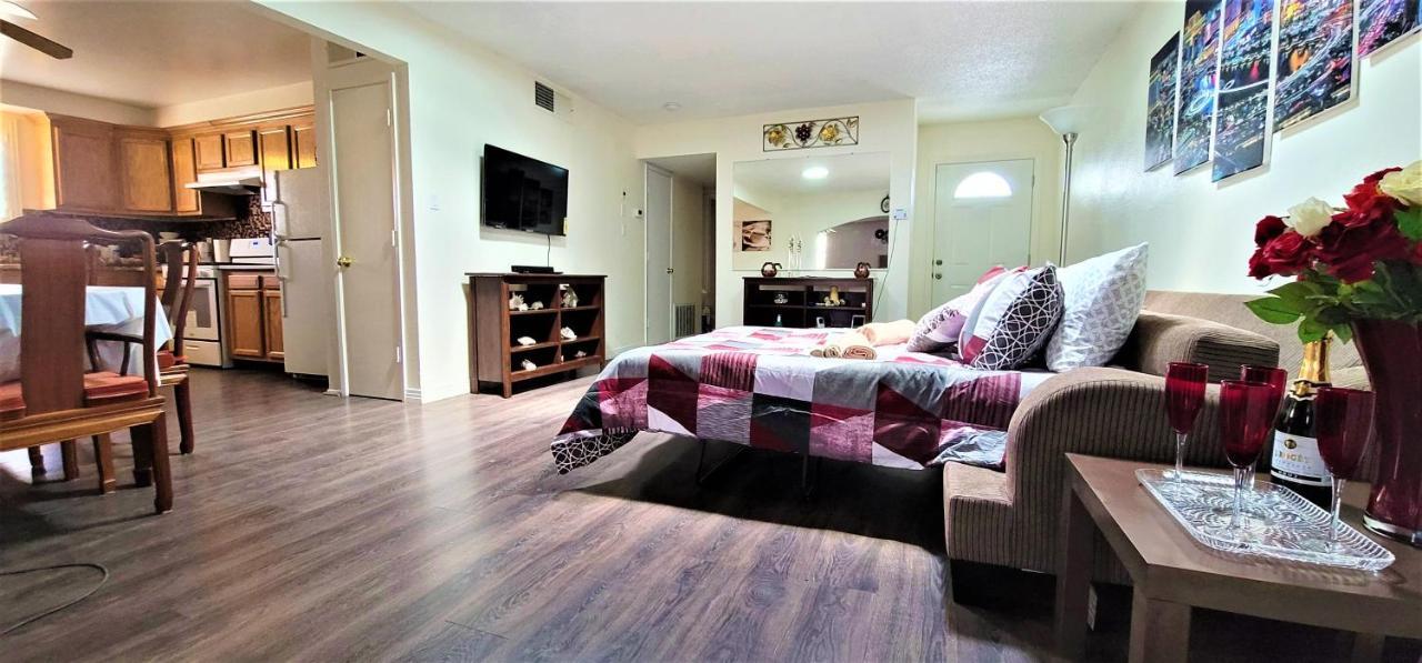 Vacation Home 3.5 Mi To Strip/Dt/Outlt Up To 8 Gst Las Vegas Exterior photo