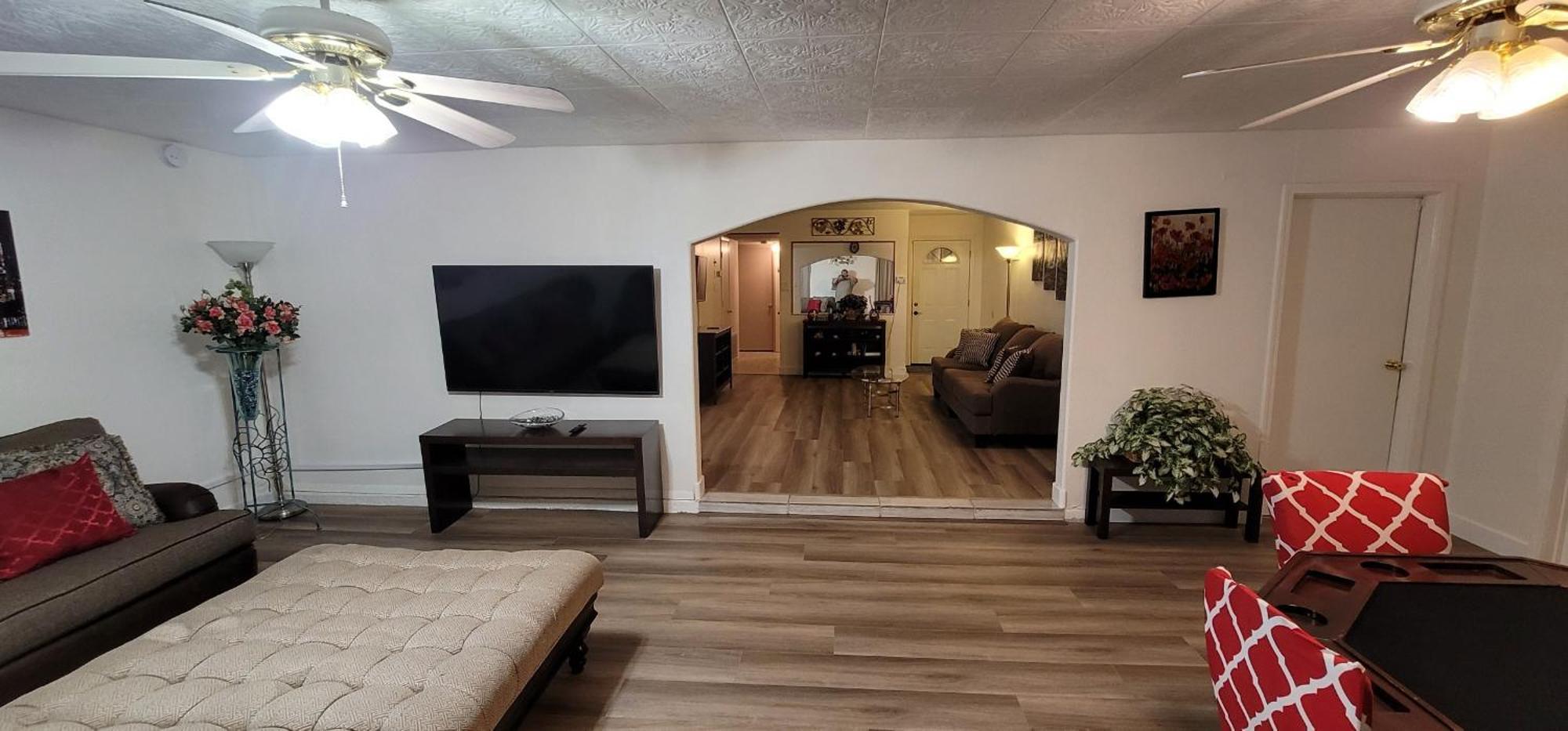 Vacation Home 3.5 Mi To Strip/Dt/Outlt Up To 8 Gst Las Vegas Exterior photo