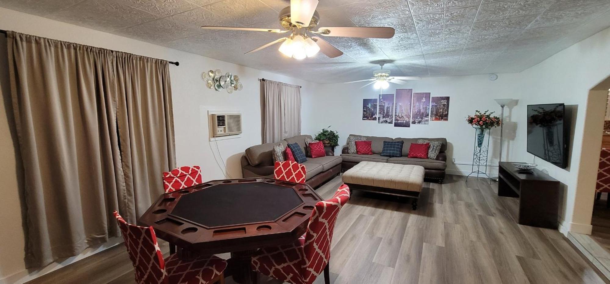 Vacation Home 3.5 Mi To Strip/Dt/Outlt Up To 8 Gst Las Vegas Exterior photo